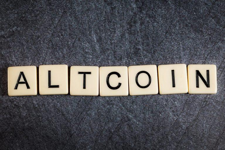 The Three Hottest Cryptocurrencies: Elastos, Helium, and Useless Coin Leading the Market Trend